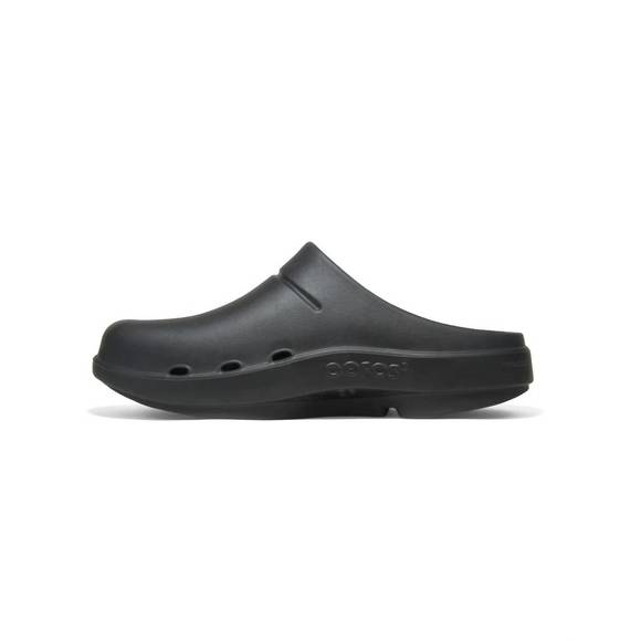NEW OOFOS unisex oocloog clog in black - Picture 2 of 4